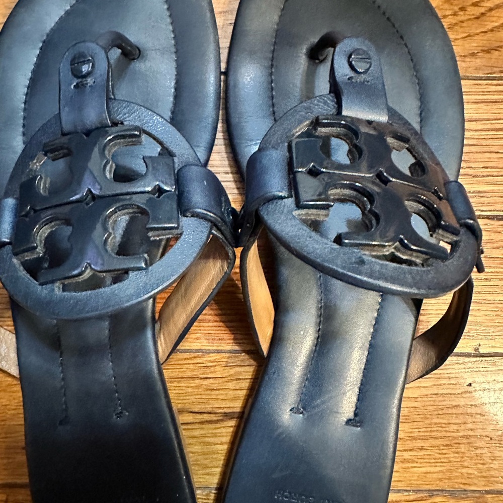 🌸🌺CLOSET BLOWOUT🌸🌺  Tory Burch Miller Navy Blue size 10.5